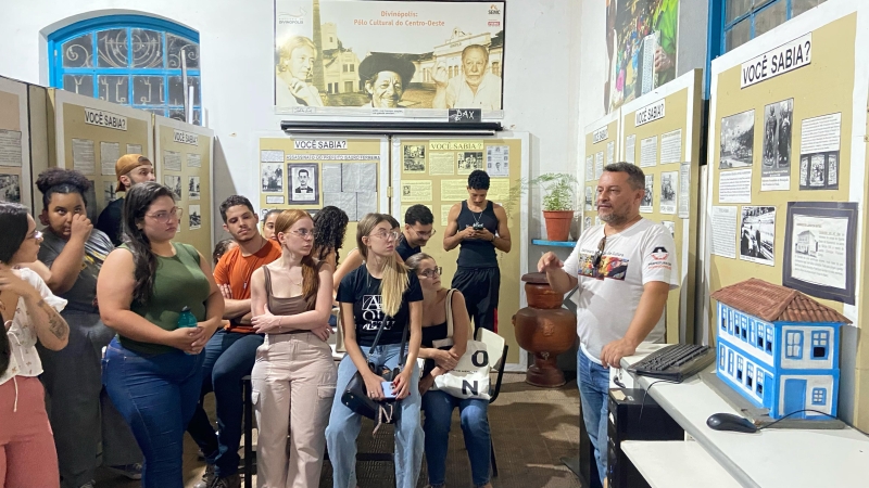Noticia prefeitura-recebe-visita-de-universitarios-no-arquivo-publico